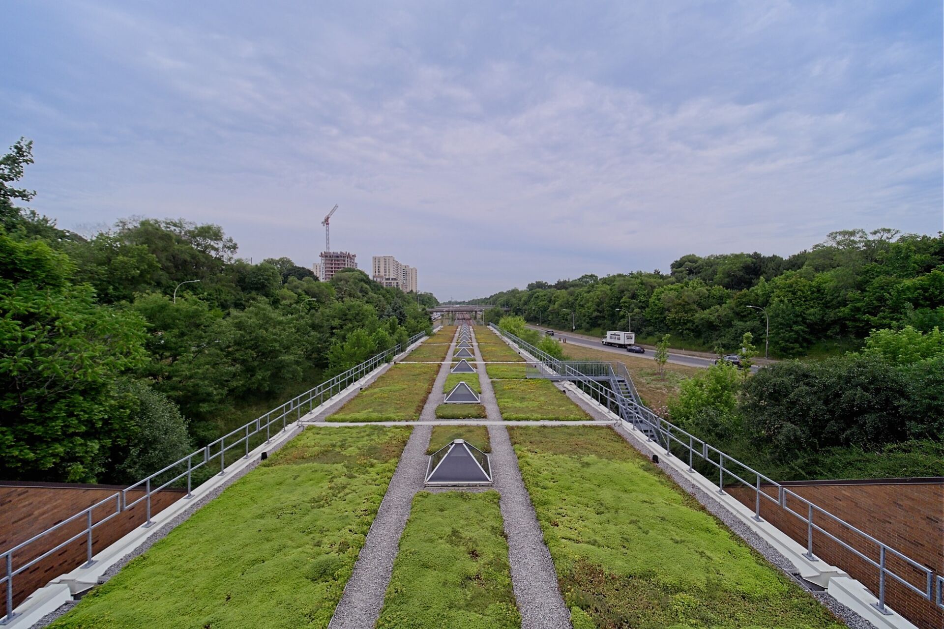 Roof over track level as seen from the bus bay.