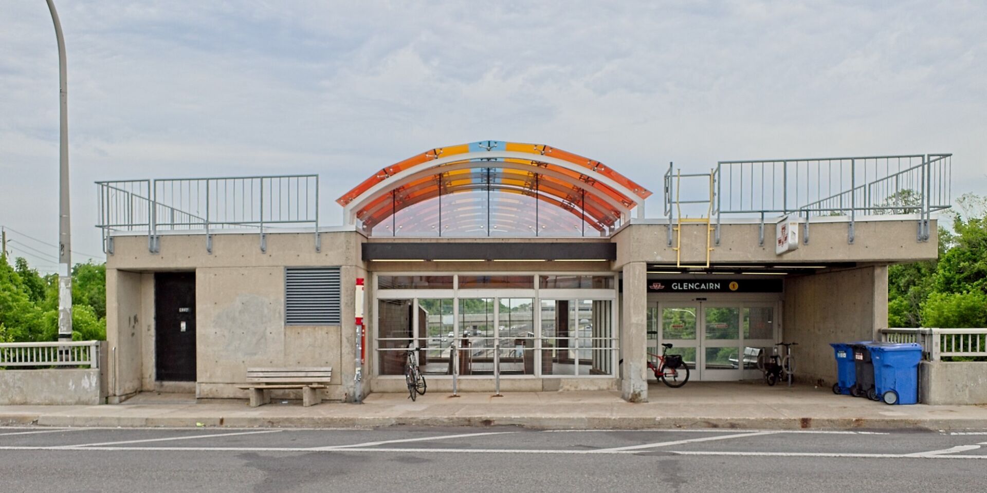 Entrance to Glencairn station
