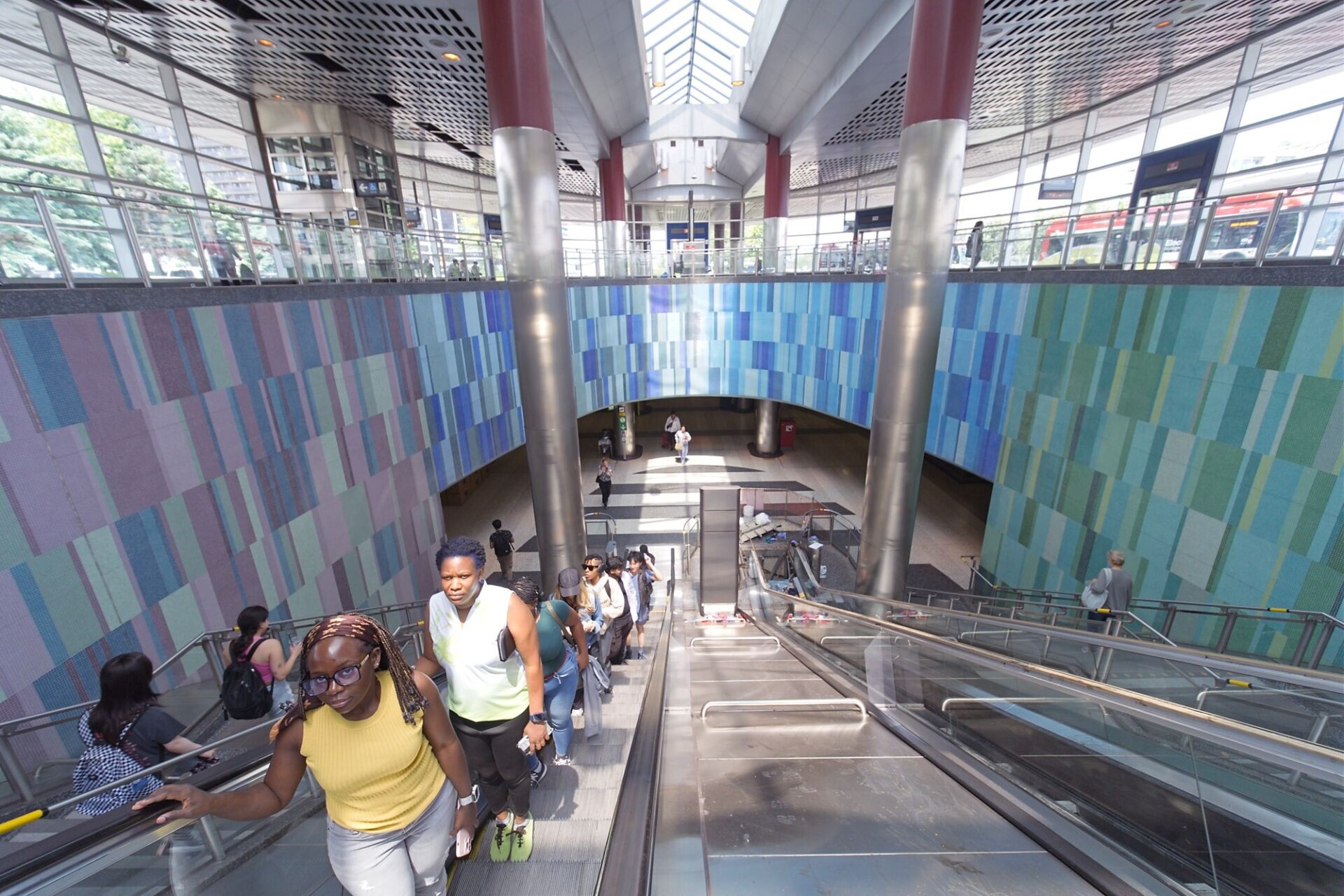 Escalators down to main concourse