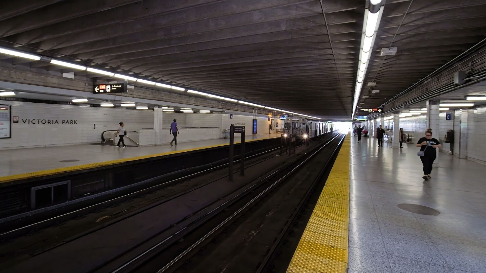 Westbound train arriving