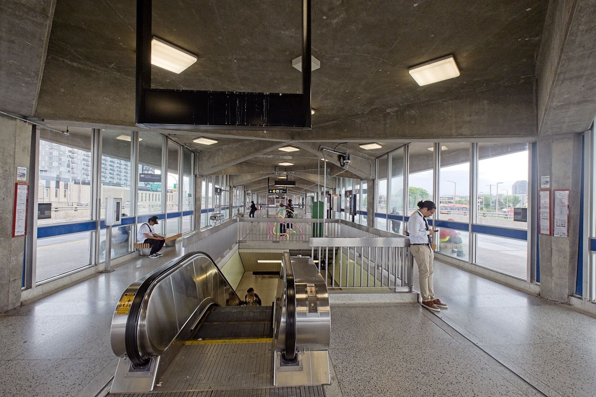Interior bus bay level 2